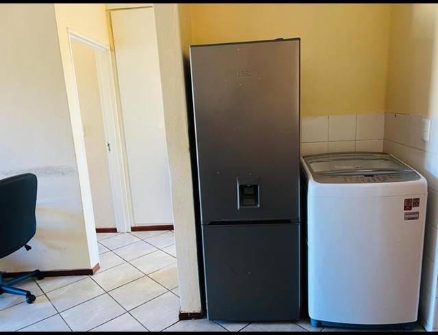 2 BEDROOM PROPERTY TO RENT IN HONEYPARK